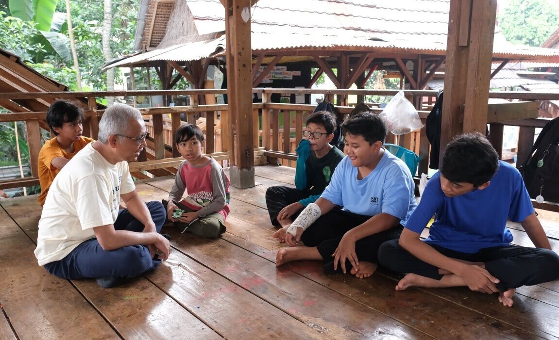 Ajak Karyawan Jadi Relawan: Solusi Bangun Indonesia Beri Edukasi Pengelolaan Sampah kepada Siswa Sekolah Alam Indonesia