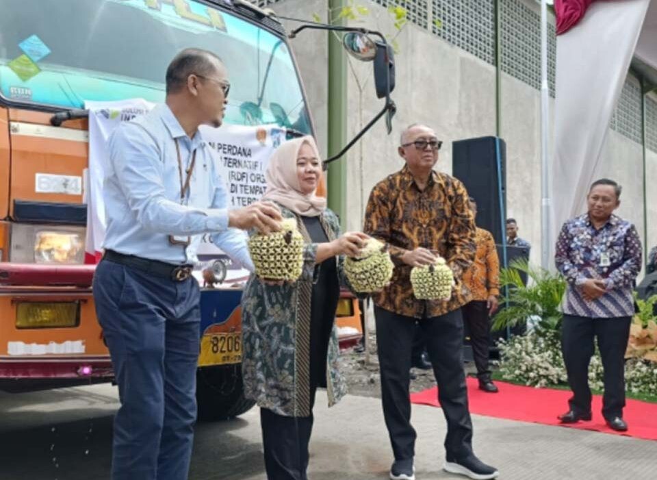 Tak Buang Waktu, Solusi Bangun Indonesia – Pabrik Cilacap Terima Pengiriman Perdana RDF dari Sleman