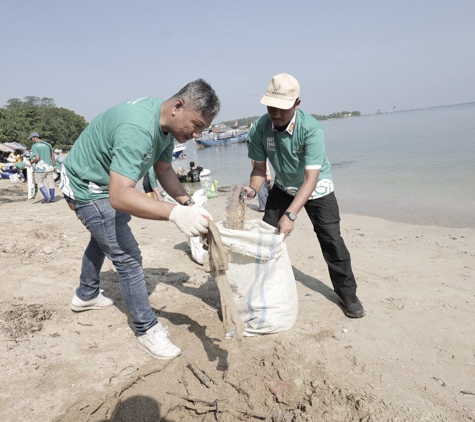 Beach clean up